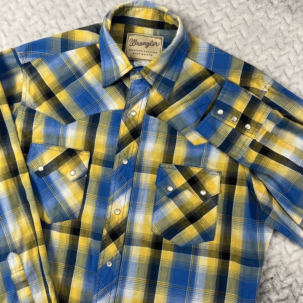 VTG Wrangler Western Pearl Snap Shirt M Blue Plaid Short Sleeve Cowboy